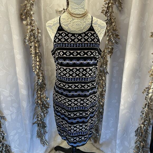 White House Black Market Size 10 Black Aztec Embroidered Mini Shift Dress Modern - Picture 7 of 12